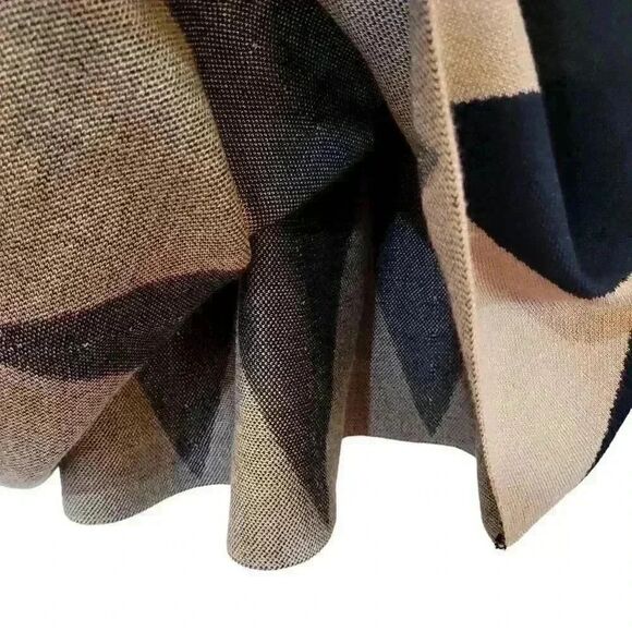 Max Studio Women's Black & Tan Viscose/Poly Sweater Knit Pleated Fit & Flare Pul - Picture 3 of 10